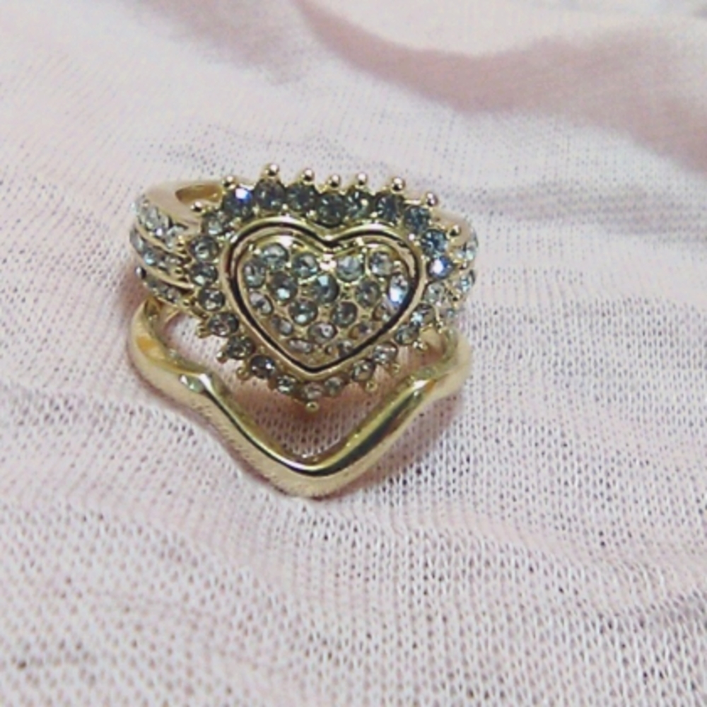 10k gold heart diamond ring set
